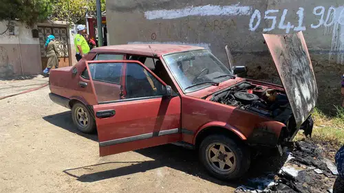 Nazilli'de kontak çevirdiği otomobil bir anda alev topuna döndü
