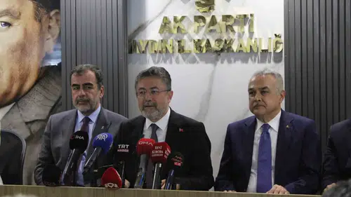Bakan Yumaklı Aydın'da Kritik Mesajlar Verdi: "Türkiye Artık Kendi Geleceğini Kendisi Yazıyor"
