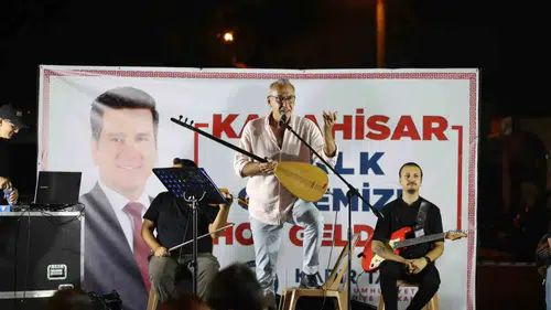 Karahisar’da müzik ziyafeti: Belediye Başkanı Kadir Tatık hemşehrileriyle buluştu