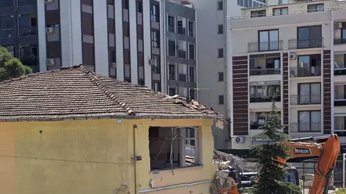Aliağa’nın eğitim hafızası yenileniyor: Yarım asırlık okul binası geleceğe hazırlanıyor