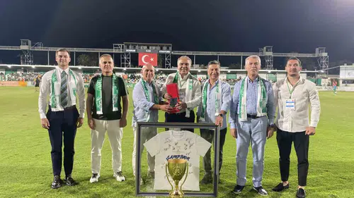 Bodrum’un kupa zaferi protokolü bir araya getirdi: Yalıkavakspor’dan gövde gösterisi