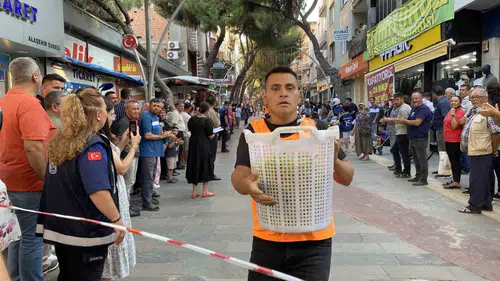 Alaşehir’de altın değerinde üzüm yarışı: Üreticiler hem tarlada hem meydanda kazandı