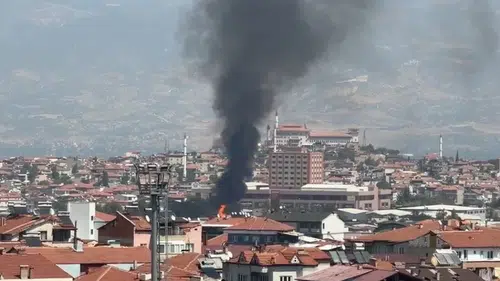Denizli’de Sanayi Bölgesinde Yangın Panığı: Palet Üretim Tesisine Alevlerden Müdahale