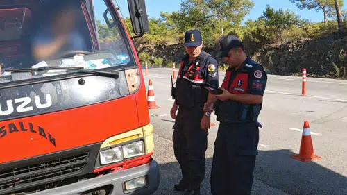 Muğla yollarında sıkı denetim: Binlerce sürücüye ceza yağdı