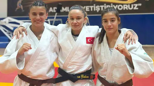 Yunusemre Belediyespor’un genç yetenekleri minderde rakiplerine geçit vermedi