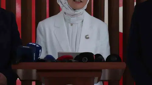 Bakan Göktaş Denizli'de genç çiftin mutluluğuna imza atacak