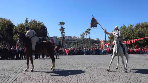 İzmir’in kurtuluş destanı 104 yaşında: Meydanlarda bağımsızlık nöbeti