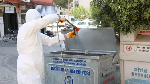 İncirliova’da sineklerle mücadele mesaisi: Çöp noktaları dezenfekte ediliyor
