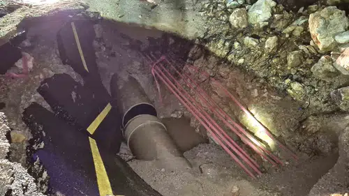 Bodrum'da altyapı alarmı: Ana isale hattındaki patlama yolu trafiğe kapattı