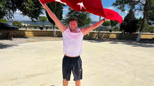 Avrupa yollarını aşan gurbetçinin büyük zaferi: 53 günlük koşu vatan toprağında bitti
