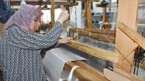 600 yıllık dokuma sanatı kadınların ellerinde yeniden hayat buluyor