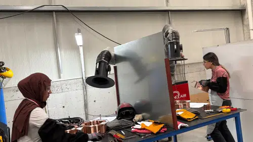 Kaynak maskesini taktılar, sanayideki ezberleri bozdular