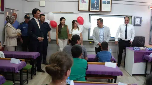Miniklerin okul yolculuğu aileleriyle başladı: Köyceğiz’de uyum haftası coşkusu