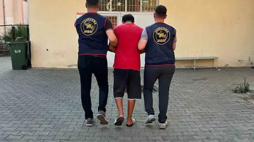 Kemalpaşa’da JASAT Baskını: 23 Yıl Hapis Cezalı Firari Hükümlü Kıskıvrak Yakalandı