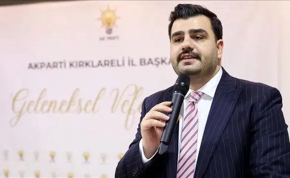 AK Parti'nin genç genel sekreteri anketten zirveyi zorladı