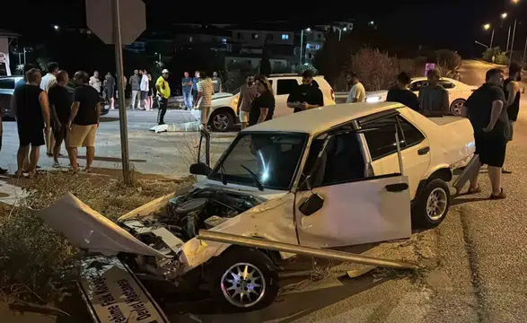 Söke’de Kavşakta Çarpışma: Motosiklet Sürücüsü ve Yolcu Hastanelik Oldu