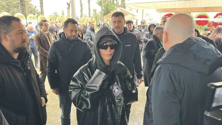 Erol Köse son yolculuğuna uğurlanıyor