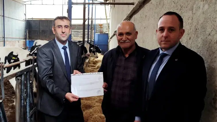 Uşak’ta hayvancılıkta kalite çıtası yükseliyor: İki işletmeye daha temiz raporu
