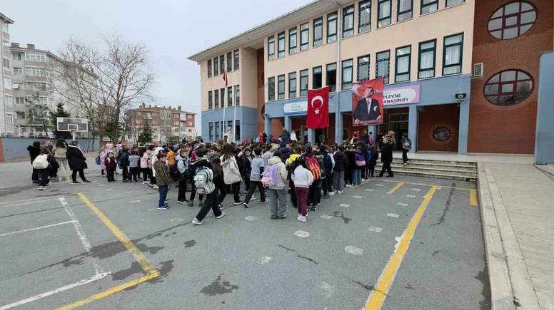 Ara tatil sona erdi, okullarda ders zili yeniden çaldı