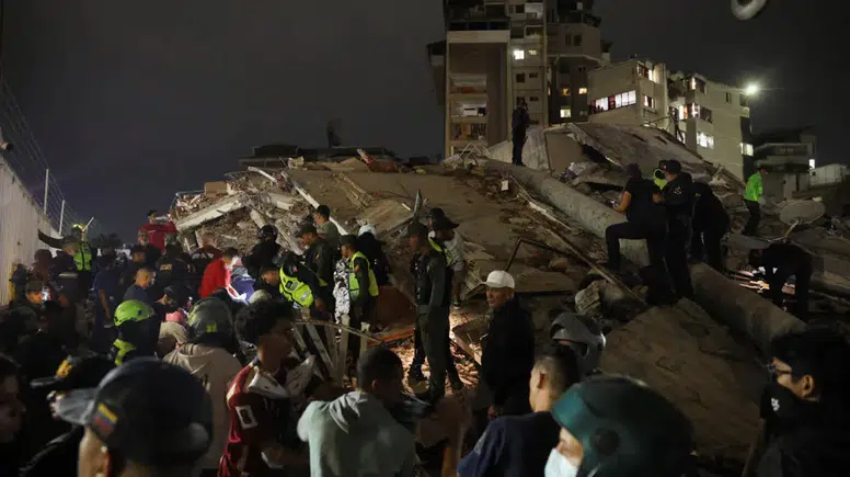 Venezuela 40 saniye arayla iki dev depremle cehennemi yaşadı