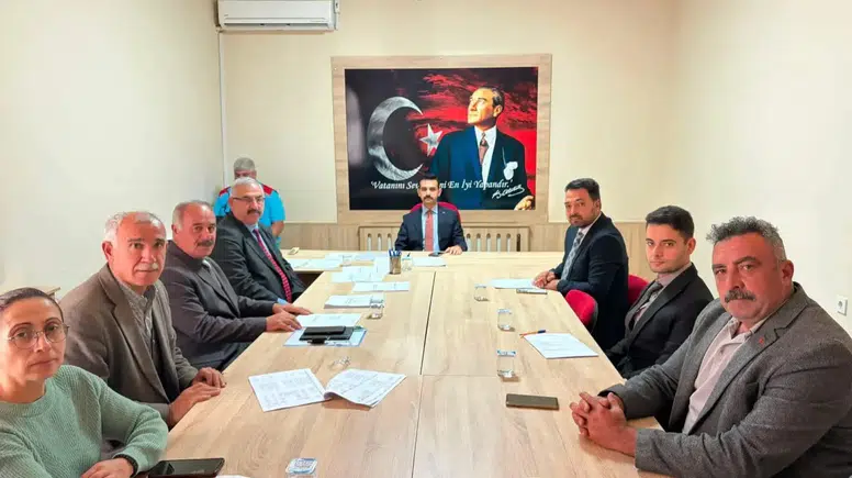 Sultandağı’nda yardım eli daha güçlü uzanacak: Vakıf heyeti toplandı