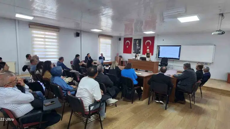 Sarıgöl'de eğitimciler için kritik uyarı: Çocukları risklerden koruma seferberliği