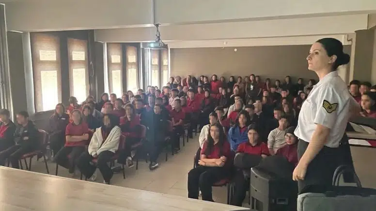 İnternetin gizli tehlikelerine karşı jandarmadan yakın markaj