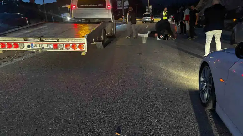 Bodrum'da yolun karşısına geçmek isterken canından oldu: Güvenlik kamerası o anları kaydetti