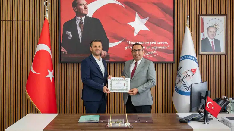 Menteşe’de eğitim camiasına büyük onur: Başarılı isimler ödüllendirildi