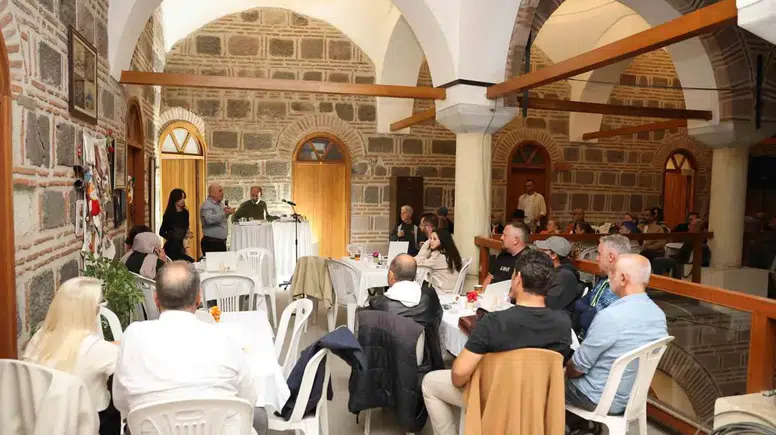 Manisa'nın tarihi hanında edebiyat yolculuğu: Dev isimlerin bilinmeyen dünyası aralandı