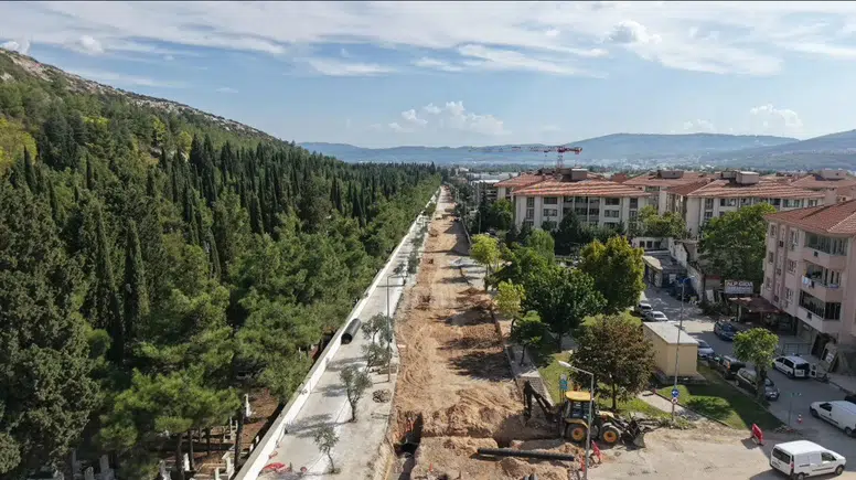 Orhaniye’de değişim rüzgarları: Yağmur çilesi bitiyor, yollar yenileniyor