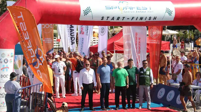 Ölüdeniz’de kulaçlar şampiyonluk için atıldı: 1600 sporcu bir araya geldi
