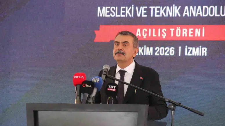 Bakan Tekin'den İzmir'de eğitimde dönüşüm mesajı: Sınıf mevcutları 20'li rakamlara indi