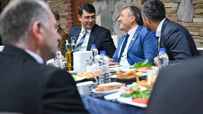 Uşak'ta anlamlı buluşma: Vali Kartal'dan kahramanlara ziyaret
