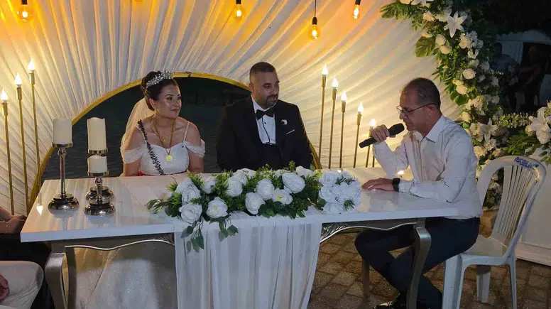 Başkanın nikah kıydığı o düğünde renkli anlar: Personeline mutluluk sözü verdirdi
