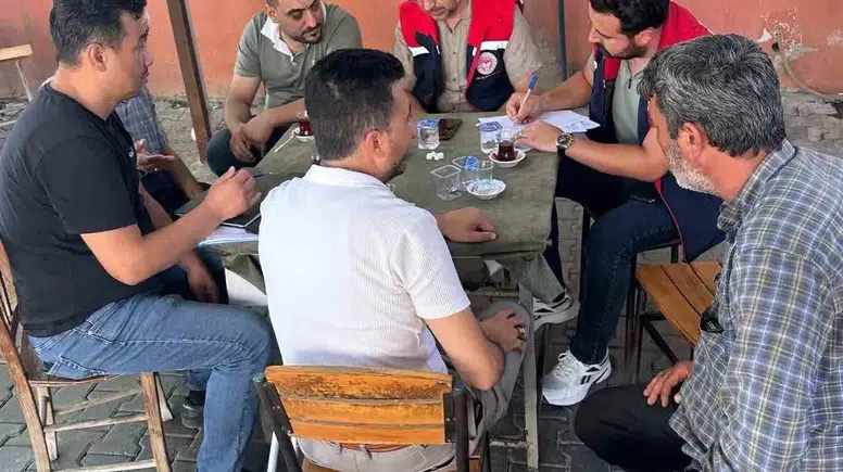 Aydın tarımında çözüm rotası: Uzmanlar sahaya indi, üreticiyle yüz yüze görüştü