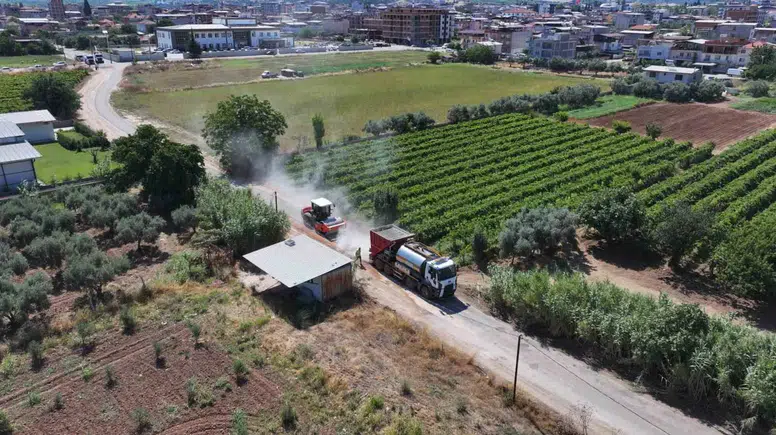 Ahmetli’de asfalt seferberliği: Üzüm hasadı öncesi ulaşım engelleri kalkıyor