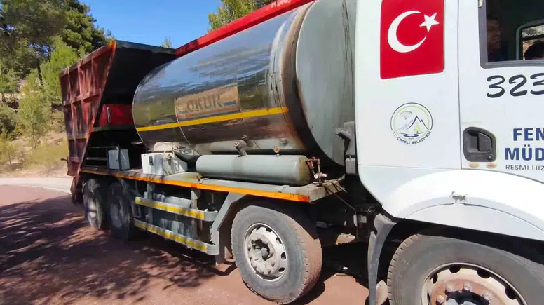 Çameli’nde yollar yenileniyor: Sezonun ilk asfaltı Kolak Mahallesi’ne döküldü