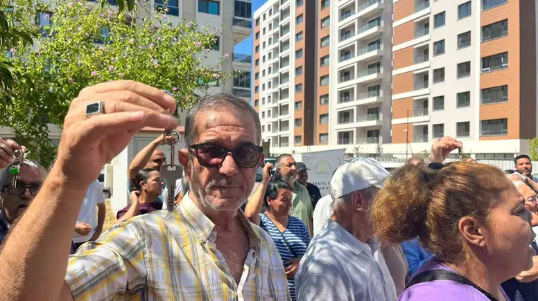 Örnekköy’de sabırlar tükendi: Hak sahiplerinden teslimat gecikmesine anahtarlı tepki
