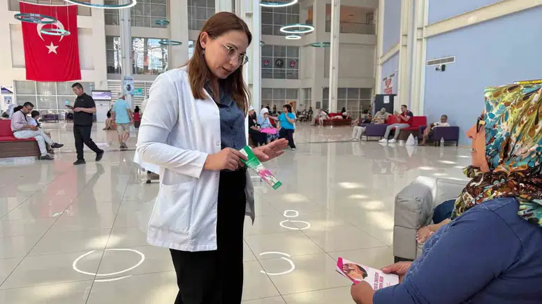 Kanserle mücadelede kritik uyarı: Hastanede kurulan stant hayat kurtarıyor