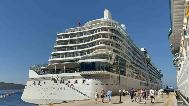 Bodrum limanında kruvaziyer bereketi: Binlerce turist şehri keşfe çıktı