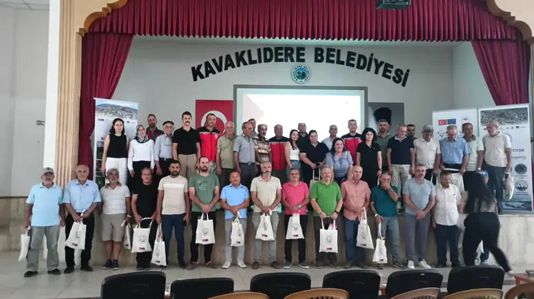 Kavaklıdere’de Ceviz Bahçeleri İçin Uzman Eller Sahada: Üreticilere Özel Verimlilik Eğitimi
