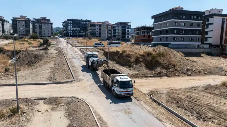 Turgutlu’da Asfalt Seferberliği: Ergenekon Mahallesi’nin 4 Ana Arteri Konforlu Ulaşıma Kavuşuyor