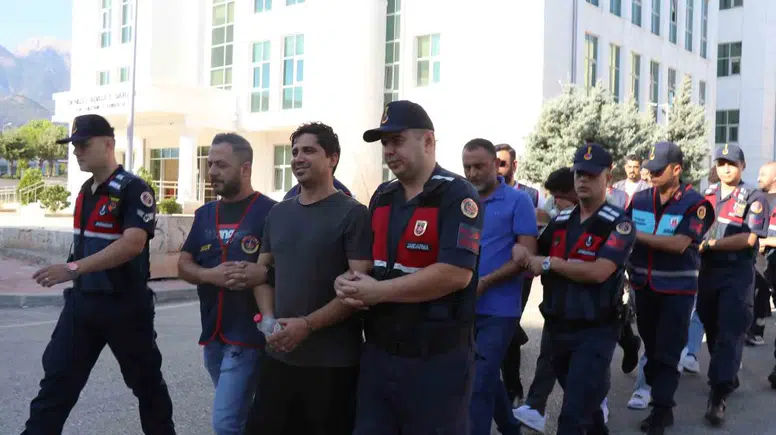 Denizli'de Vahşi Haraç Çetesi Çökertildi: Kaçırdıkları Kişileri Soyup Döven 7 Zanlı Tutuklandı