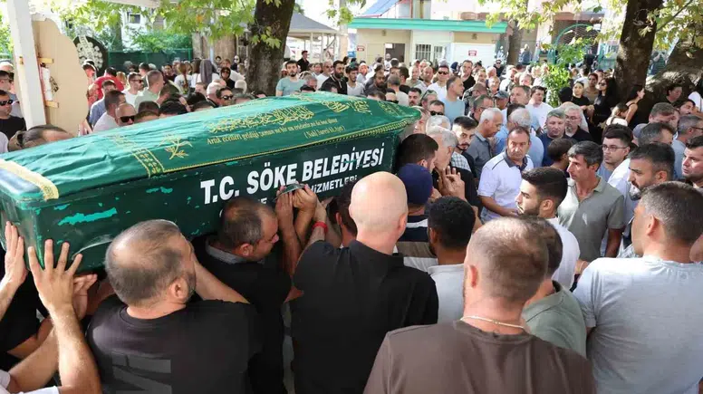 Söke’de 11 Yaşındaki Futbolcunun Cenazesinde Yürekler Dağlandı: Minik Mithat Son Yolculuğuna Uğurlandı