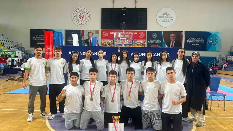 Minik Karatecilerden Büyük Gurur: Manisa BBSK Kürsüde Zirveye Oynadı