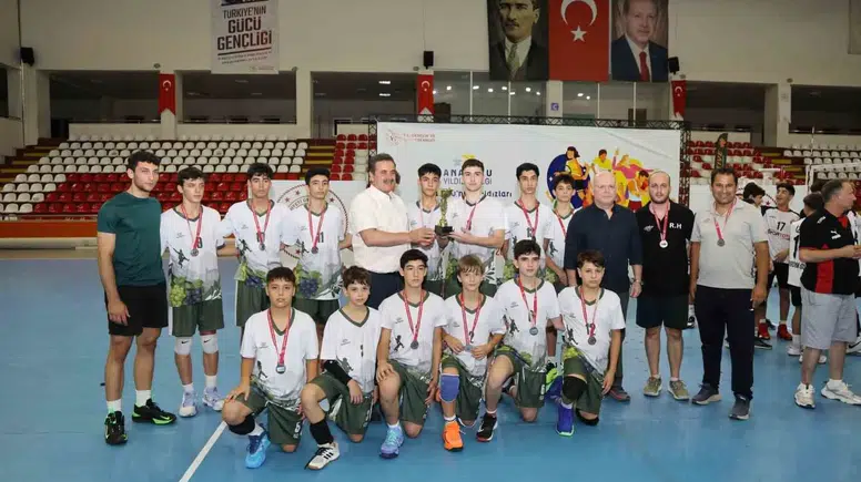 Manisa’nın File Bekçileri Türkiye İkinciliğiyle Döndü