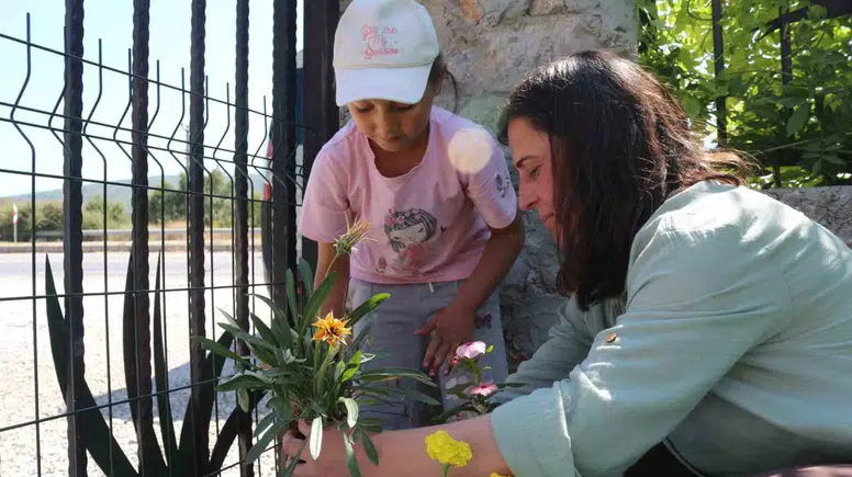 Toprağın dilini öğreniyorlar: Muğla’da minik eller geleceği ekiyor