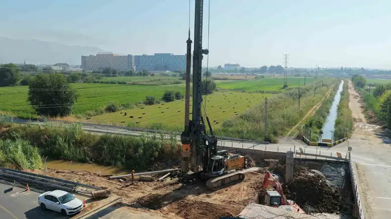 İncirliova’ya Kesintisiz Ulaşım Müjdesi: A1 Kanal Yolu’nda Köprü ve Asfalt Çalışmaları Sürüyor