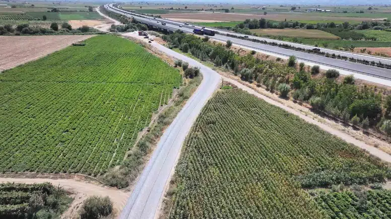 Manisa’da Üreticinin Yükünü Hafifletecek Hamle: 15 Kilometrelik Tarım Yolu Asfaltlanıyor